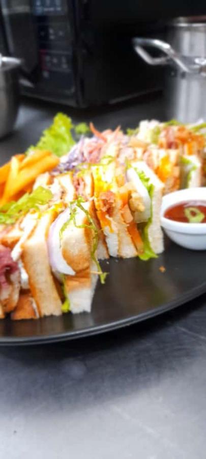 Eden Grand 호텔 담불라 외부 사진